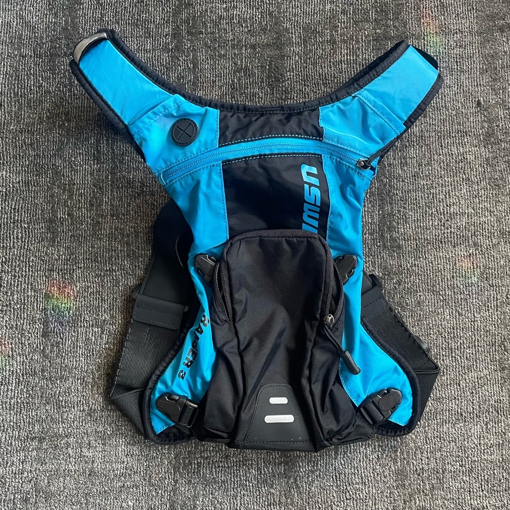 USWE Ranger 3L Blue hydration backpack camelbak